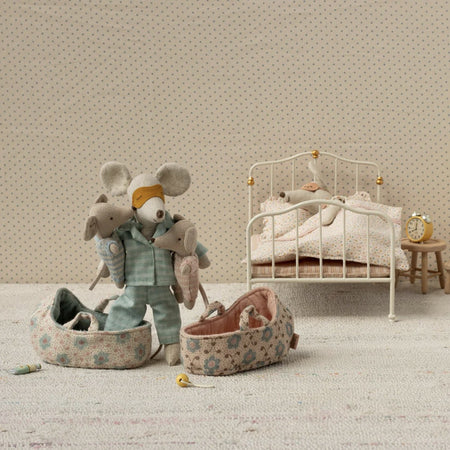 Baby Mouse in Carry Cot Blue